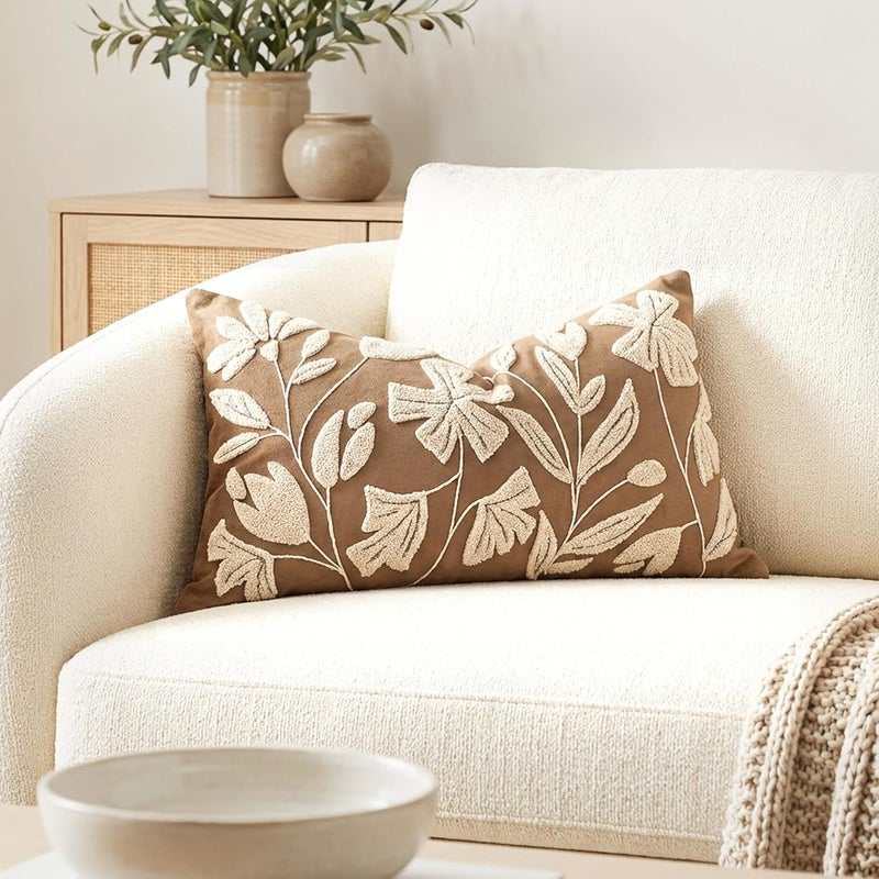 BlissBlush غطاء وسادة أسفل الظهر ، مقاس 12x20، بتصميم مستطيل وبلون بني، مزين بنقوش زهورية دقيقة، من الحرير، للاستخدام على الأريكة أو السرير، بلون بيج ورقي، مع نقوش زهورية ناعمة (الغطاء فقط). - Image 1