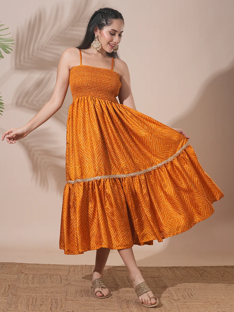 جلو باص فستان ميدي فيوجن نسائي جلوبس بطبعات بانداني وحمالات كتف وتفاصيل دانتيل وترتر