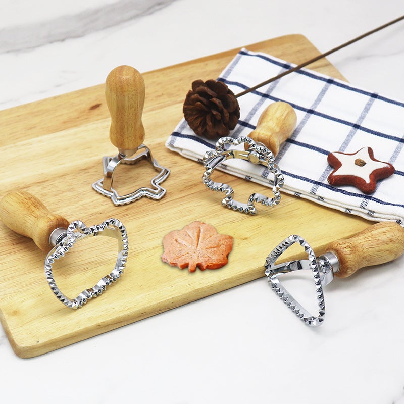 Zinc Alloy Biscuit Mold Snack Cake Dumpling Skin Edge Flower Embossed Biscuit Mold Wooden Handle Stainless Steel Pancake Cutter Wheel - Image 3
