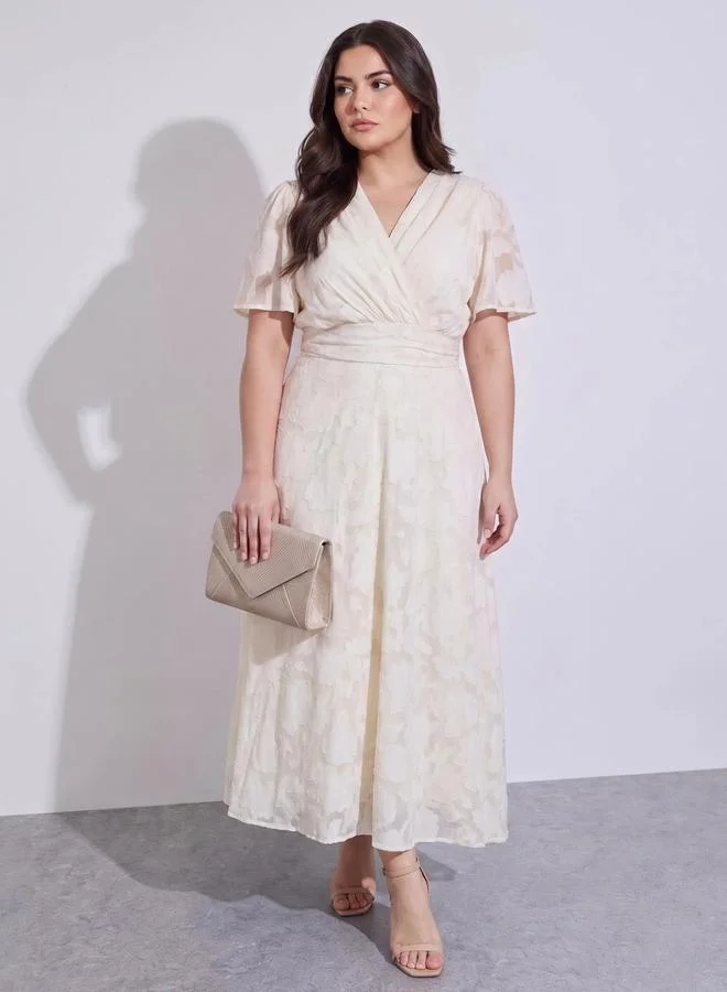 Plus Size Cream Solid V-Neck Jacquard A-Line Maxi Derss