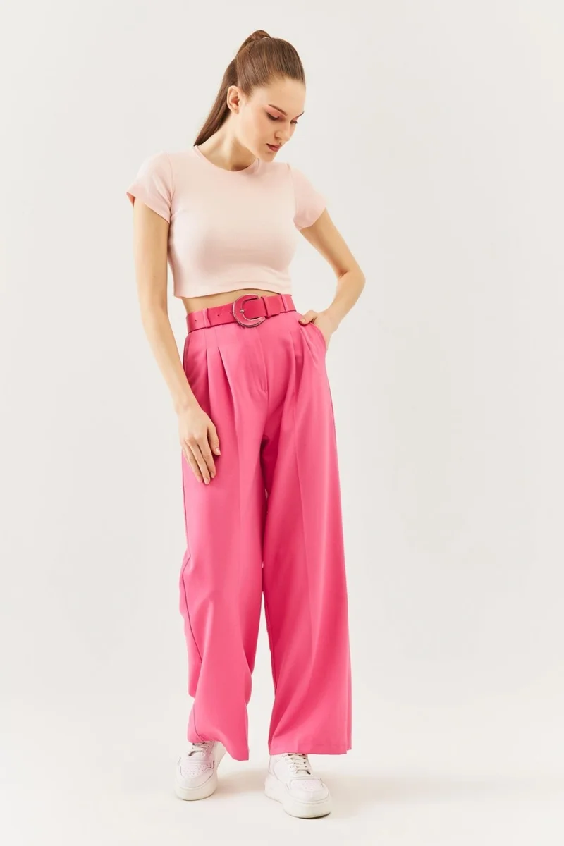 بوتيكجيز Pudra Kısa Kol Bisiklet Yaka Vücuda Oturan %100 Pamuklu Kaşkorse Esnek Crop Bluz
