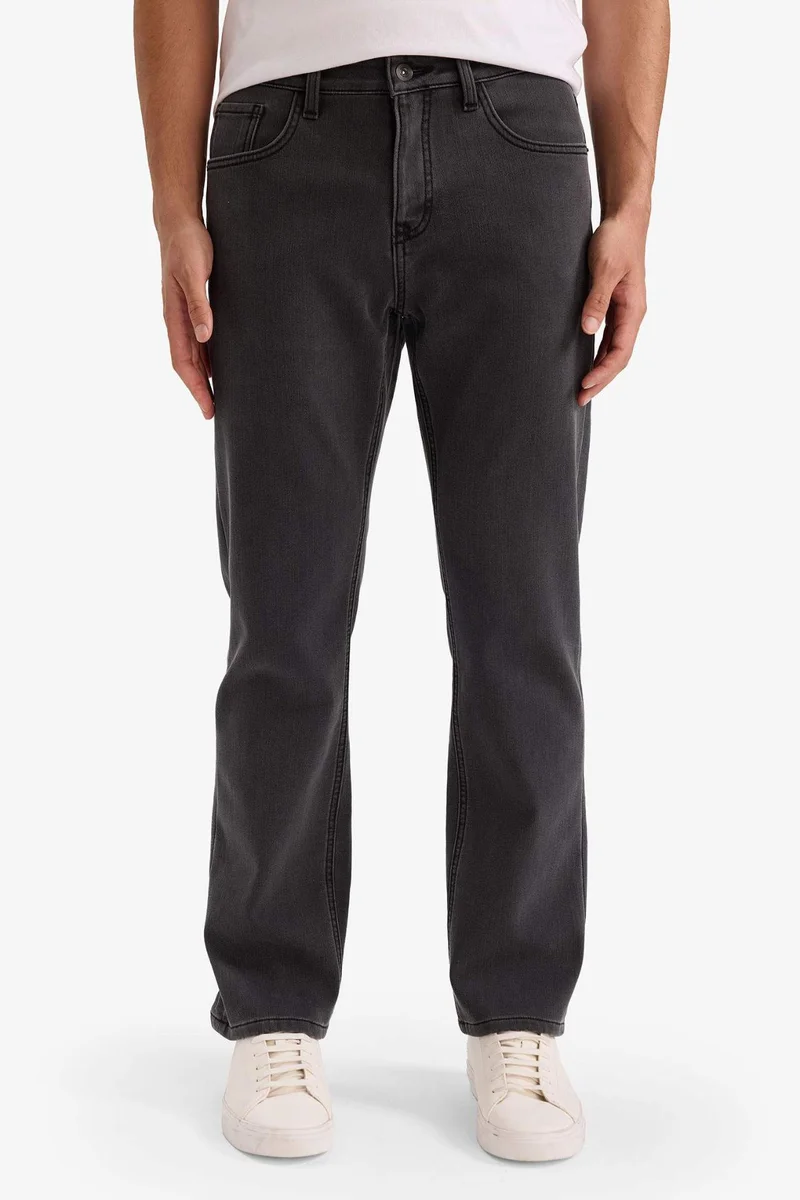 ديفاكتو Diago Comfort Fit Regular Hem Jeans