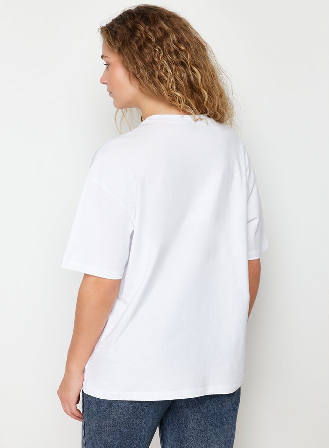trendyol White 100% Cotton Embroidered Oversize/Wide Fit Crew Neck Knitted T-Shirt - Image 5