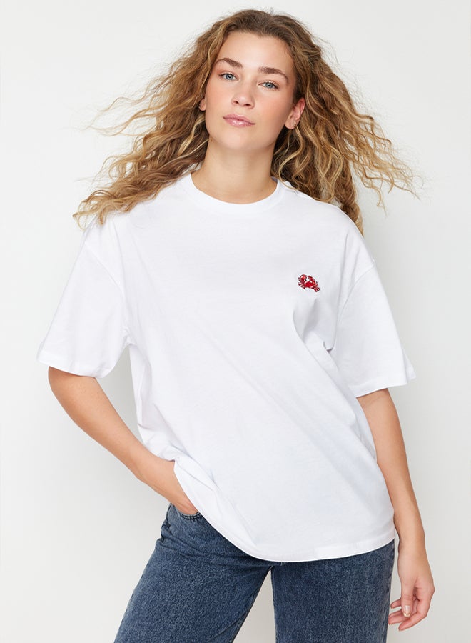 trendyol White 100% Cotton Embroidered Oversize/Wide Fit Crew Neck Knitted T-Shirt - Image 1