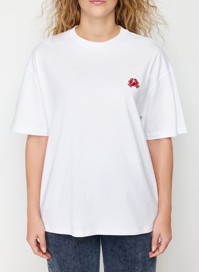 trendyol White 100% Cotton Embroidered Oversize/Wide Fit Crew Neck Knitted T-Shirt - Image 4