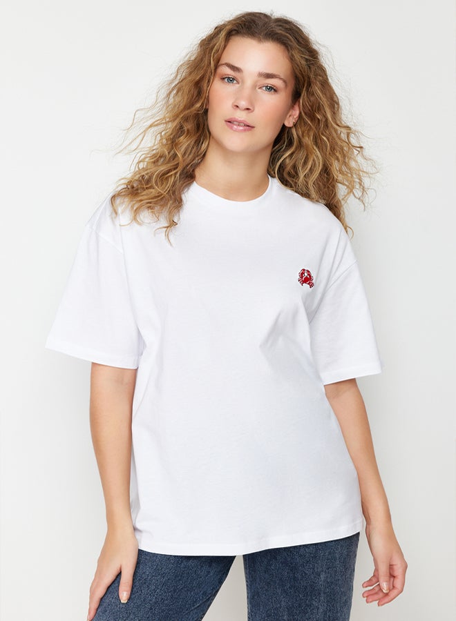 trendyol White 100% Cotton Embroidered Oversize/Wide Fit Crew Neck Knitted T-Shirt - Image 2