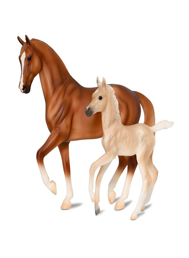 Breyer مجموعة حرية خيول بريير | مجموعة خيل و مهر بقوة و دقة | تمثال خيل | 9" طول x 7" ارتفاع | نموذج #B-FS-10251 - Image 1