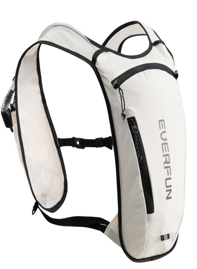 إيفر فن حقيبة ظهر EVERFUN للجري والترطيب، حقيبة ظهر صغيرة للمشي لمسافات طويلة مع مثانة ماء سعة 1.5 لتر للنساء والرجال، حقيبة ظهر خفيفة الوزن عاكسة للمشي لمسافات طويلة للجري على الطرق الوعرة وركوب الدراجات والسباقات والماراثون - Image 1