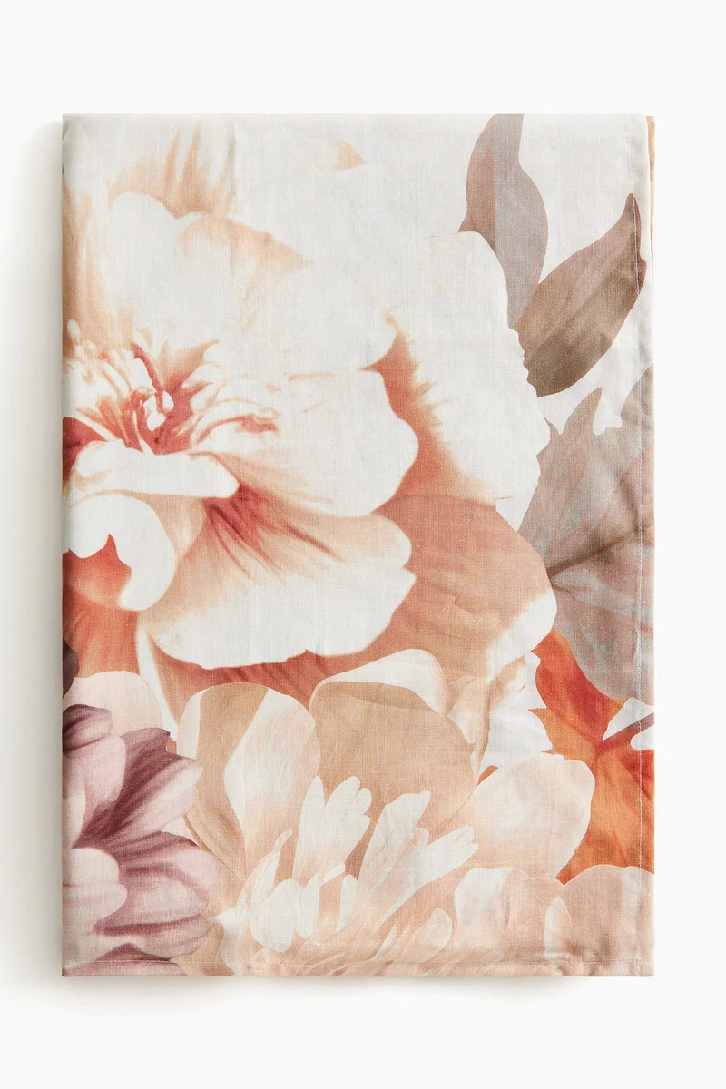 H&M Patterned tablecloth