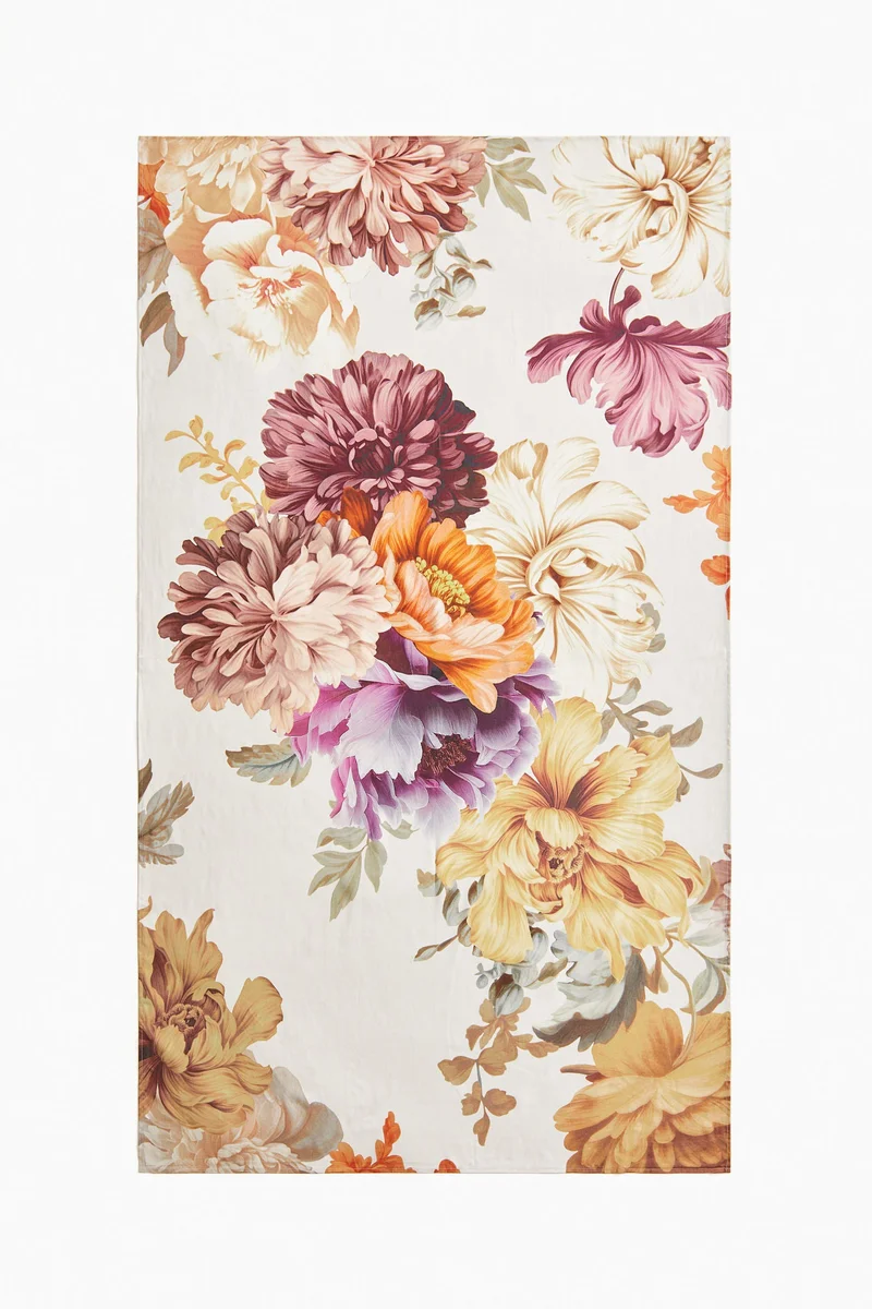 H&M Patterned tablecloth