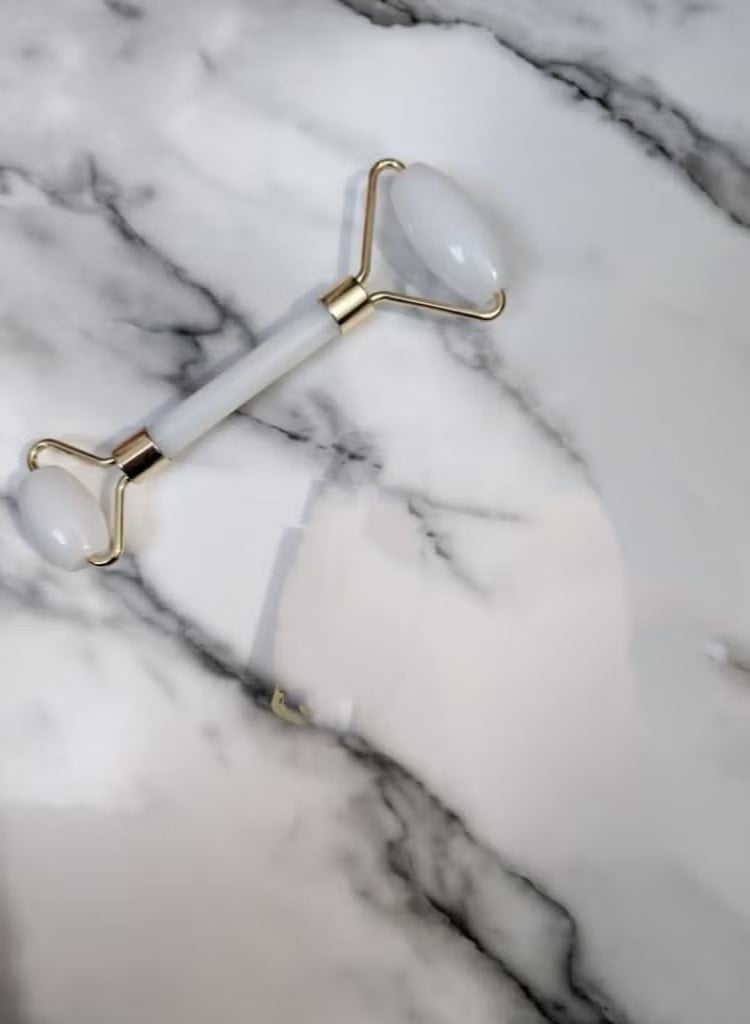 Double-sided crystal jade face massager, white gold - Image 5