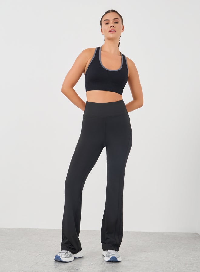 Styli Contrast Trim Scoop Neck Sports Bra  - Image 2
