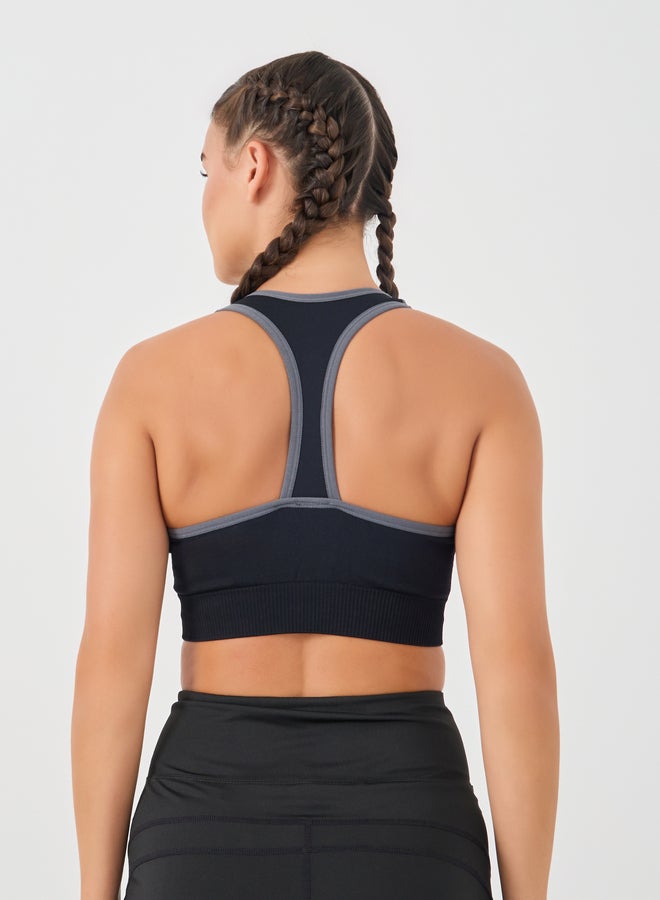 Styli Contrast Trim Scoop Neck Sports Bra  - Image 4