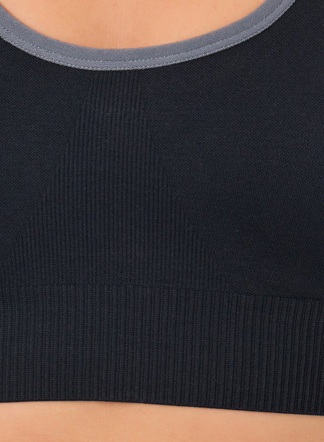 Styli Contrast Trim Scoop Neck Sports Bra  - Image 3