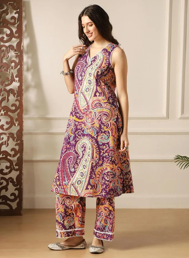 globus Paisley Ethnic Print Lace Detail A-Line Kurta and Pant Fusion Set