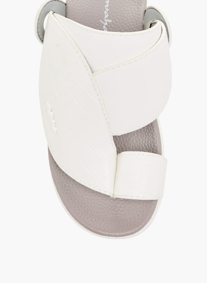 الواحة صنادل عربية للأولاد بنقوش سهلة الارتداء مع تفاصيل حلقة عند الأصابع - Image 3