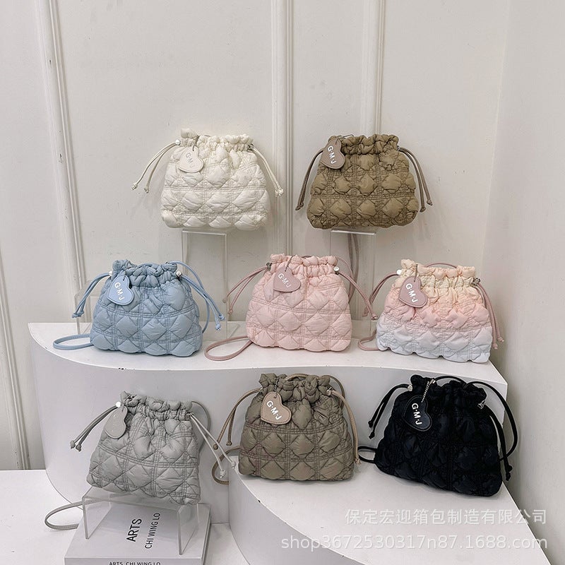 Women'S Nylon Cloud Shoulder Crossbody Bag Lightweight Dumpling Bag Simple Rhombic Drawstring Drawstring Pleated Bucket Bag - Image 5