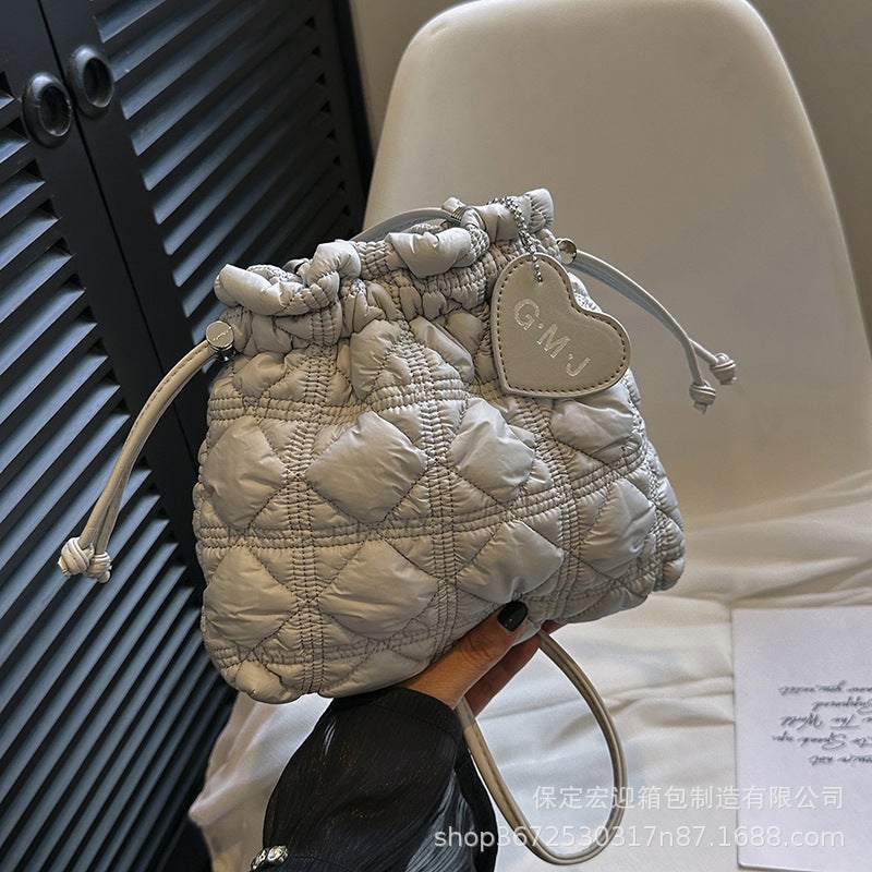 Women'S Nylon Cloud Shoulder Crossbody Bag Lightweight Dumpling Bag Simple Rhombic Drawstring Drawstring Pleated Bucket Bag - Image 1