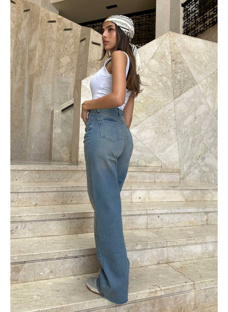 CIZARO Wide-Leg - High-Waist Clay Medium Blue Raw Hem Washed Jeans. - Image 4