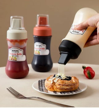 Gopinath Autolink 350ml Squeeze Bottle Portable Sauce Bottle with Lid Five Holes Sauce Dispenser Bottle Multipurpose Kitchen Tools for Sauce Vinegar Oil Ketchup Cruet 1 - pzsku/ZF3B445C478663D6CC588Z/45/1748264442/c4a44351-8871-457a-8be6-ca529ca13d74