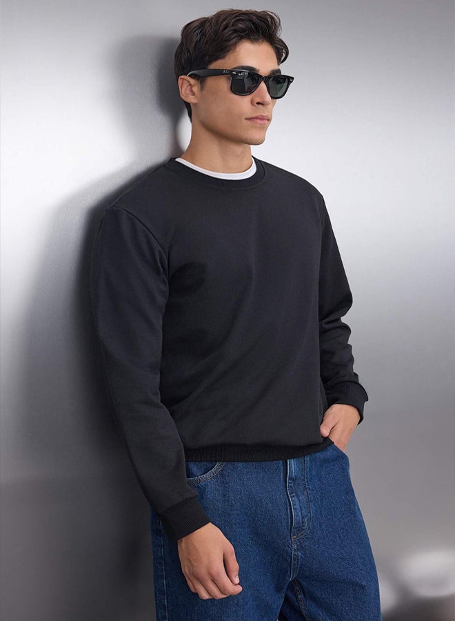 trendyol Black Regular/Normal Cut Fleece Inside/Warm Sweatshirt - Image 2