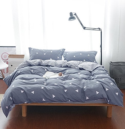 Uozzi Bedding 3 Pieces Duvet Cover Set Blue Gray with White Triangles - Ultra Soft and Easy Care Design Summer Bedding Duvet Cover Queen Size 90x90+ 2 Pillow Shams- 800 TC with Zipper Closure 4 Corner Ties - Image 3