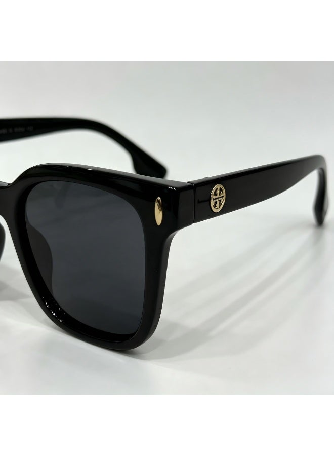Tory Burch Square Frame Sunglasses for Women - Black - Image 3