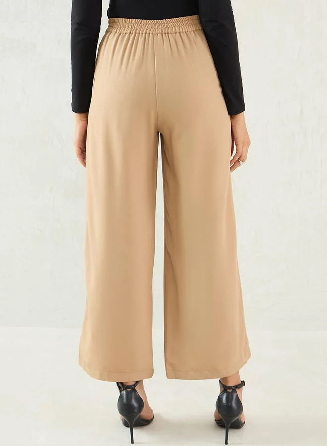 Femmella Femmella Mid Rise Pleated Detail Straight Pants