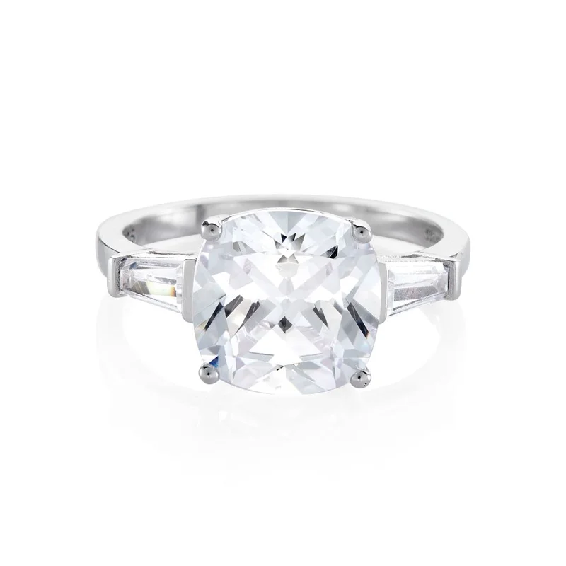 BUCKLEY LONDON THE FLAWLESS COLLECTION - CUSHION SOLITAIRE TAPERED BAGUETTE SHOULDER RING