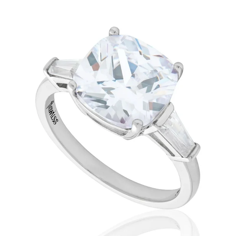 BUCKLEY LONDON BUCKLEY LONDON THE FLAWLESS COLLECTION - CUSHION SOLITAIRE TAPERED BAGUETTE SHOULDER RING