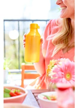 Tupperware زجاجة صديقة للبيئة 310 مل تركواز ومربعة 500 مل برتقالي مجموعة من 2  - Image 2