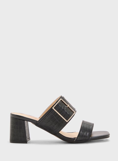 صندل بكعب بحزامين