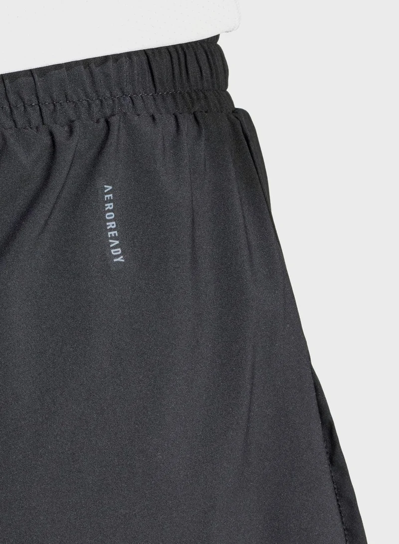 adidas شورت تدريب نسائي أسود  في  مقاس