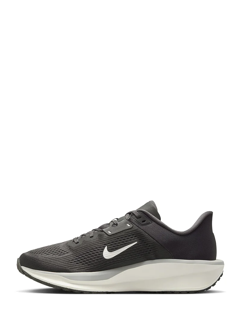 Nike Quest 6