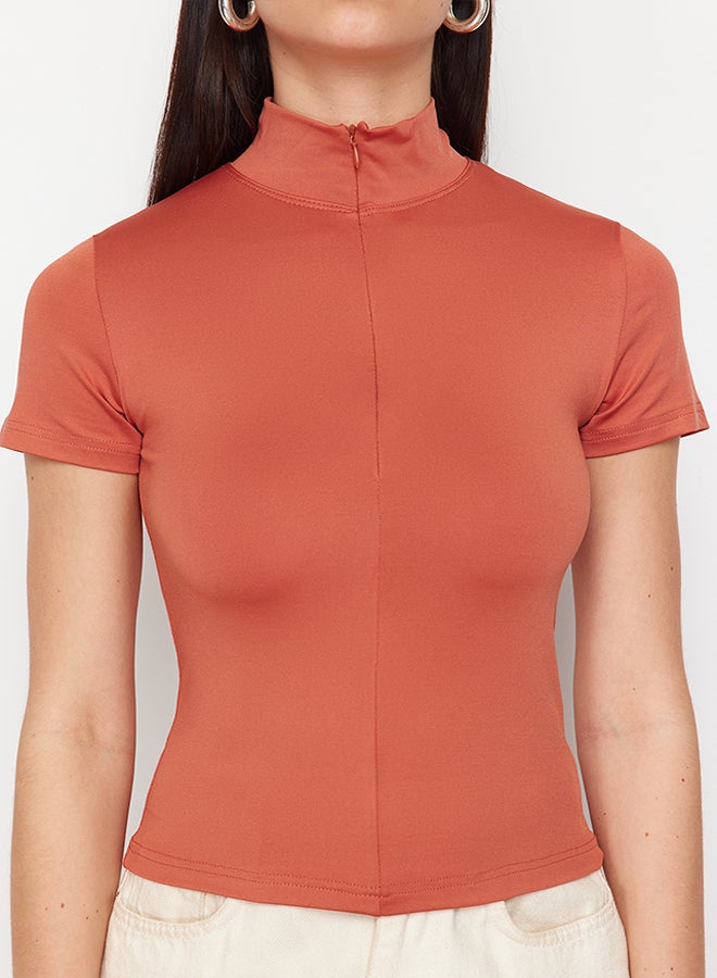 trendyol Cinnamon Fitted/Fitting Zip Collar Short Sleeve Stretch Knitted Blouse TWOSS24BZ00489  - Image 4