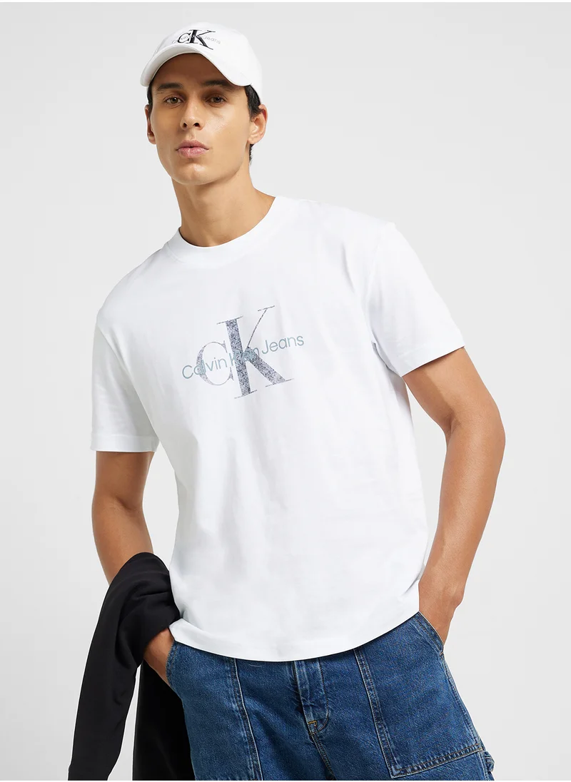 كالفن كلاين جينز Graphic Crew Neck T-Shirt
