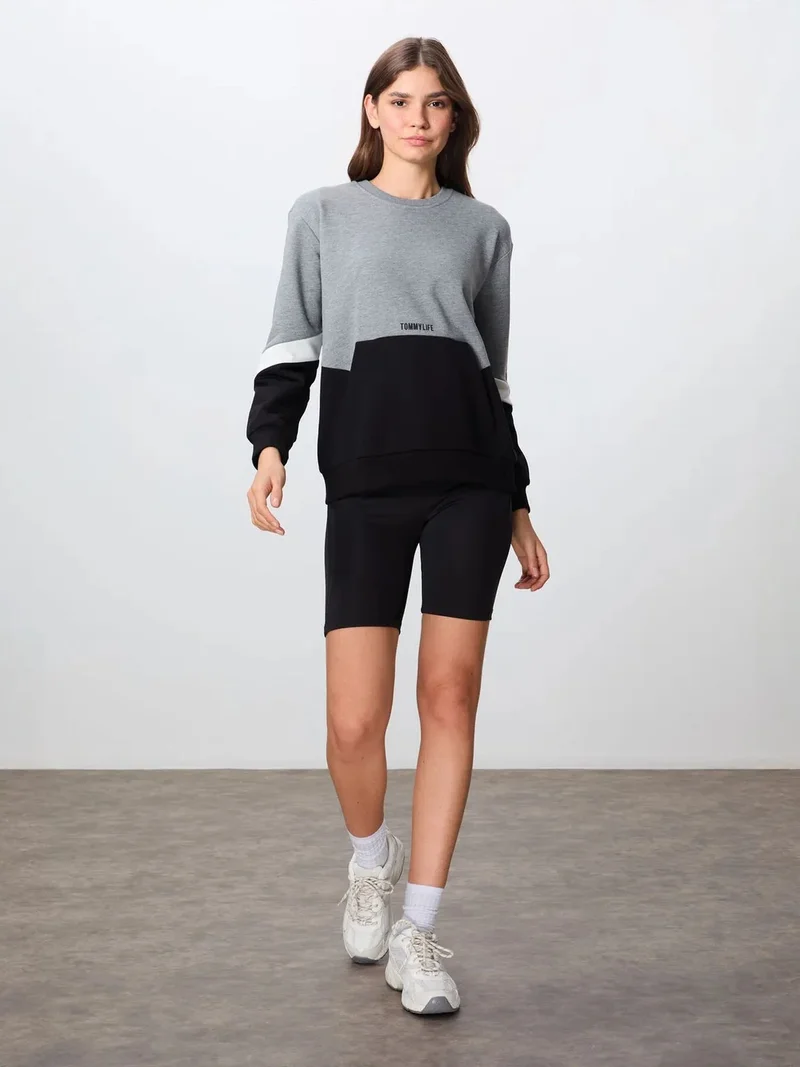TOMMYLIFE TOMMY Oversized Color-Blocked Crew Neck Sweatshirt