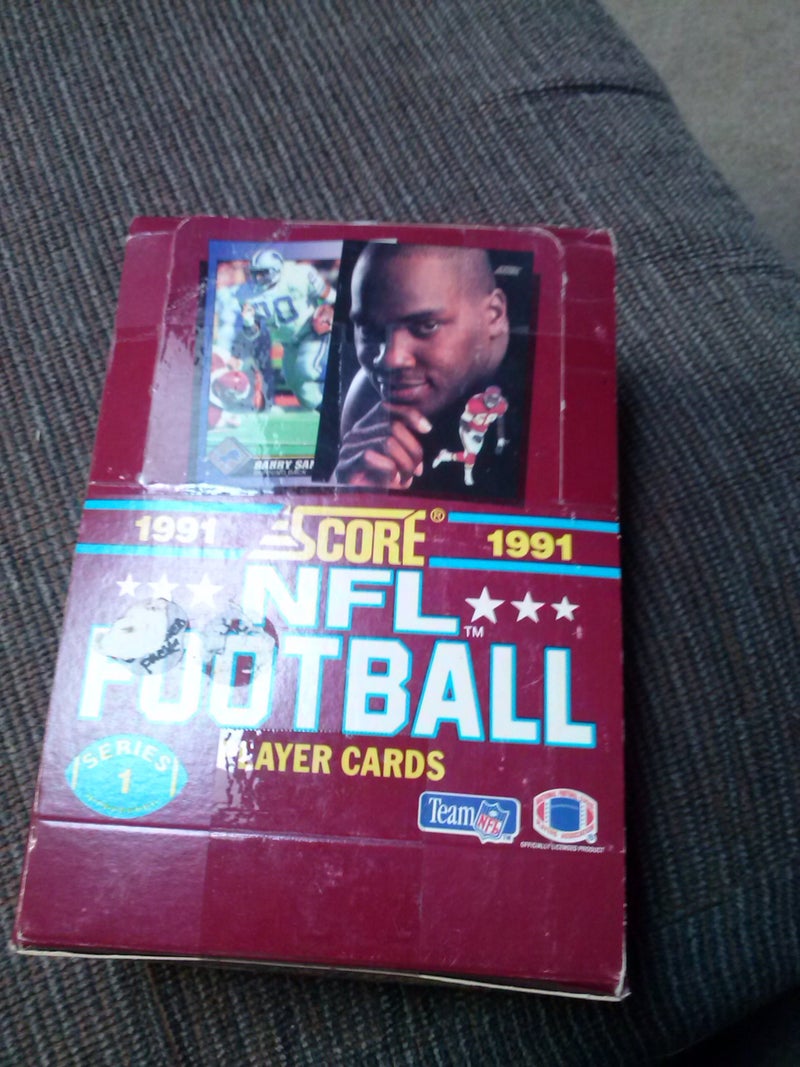 Score 1991 Football NFL Player Cards Series 1 Pack - Image 1