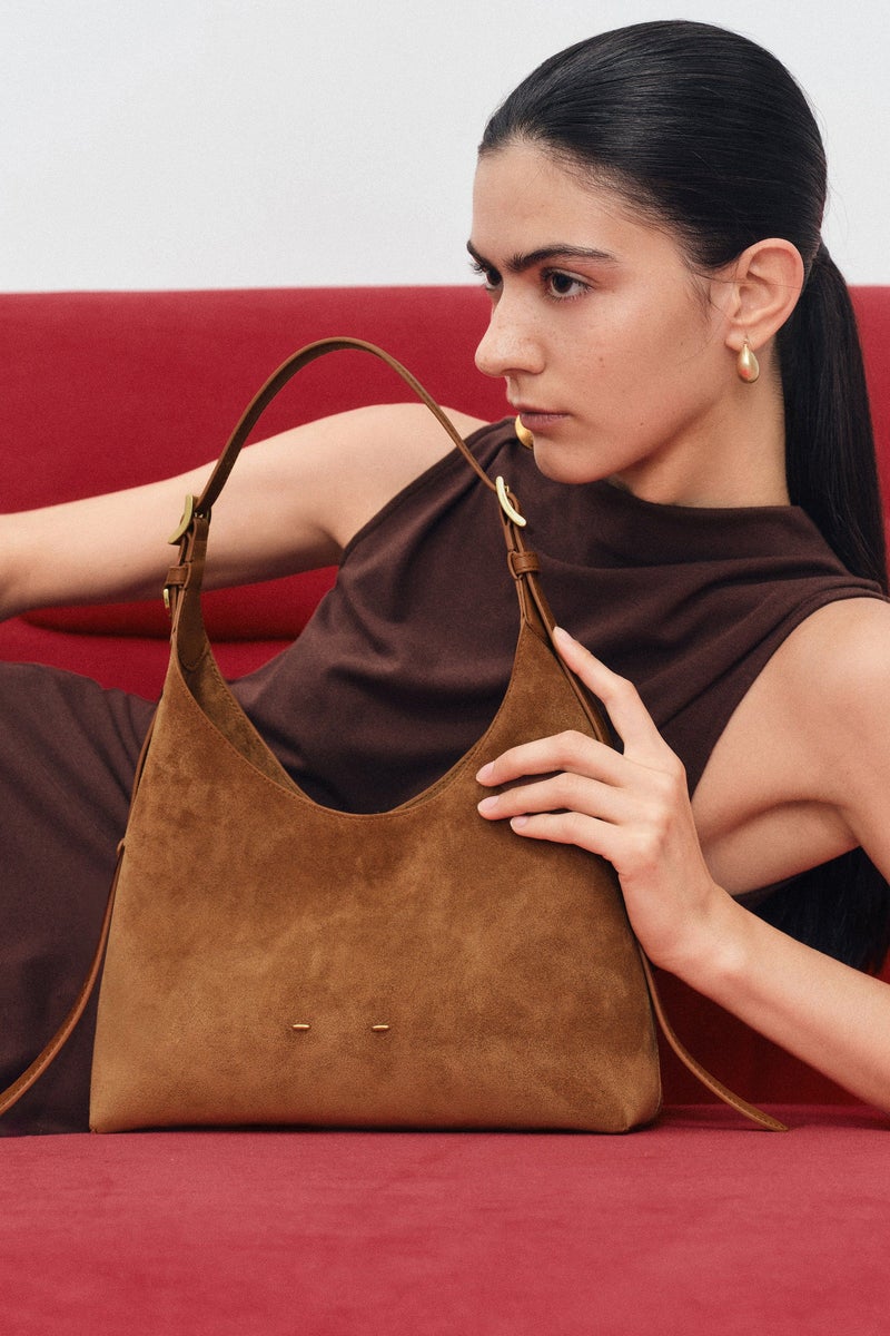 Fabrique حقيبة هوبو ناعمة الملمس من الجلد للنساء - حقيبة توت كبيرة مريحة للعمل والاستخدام اليومي - Image 1