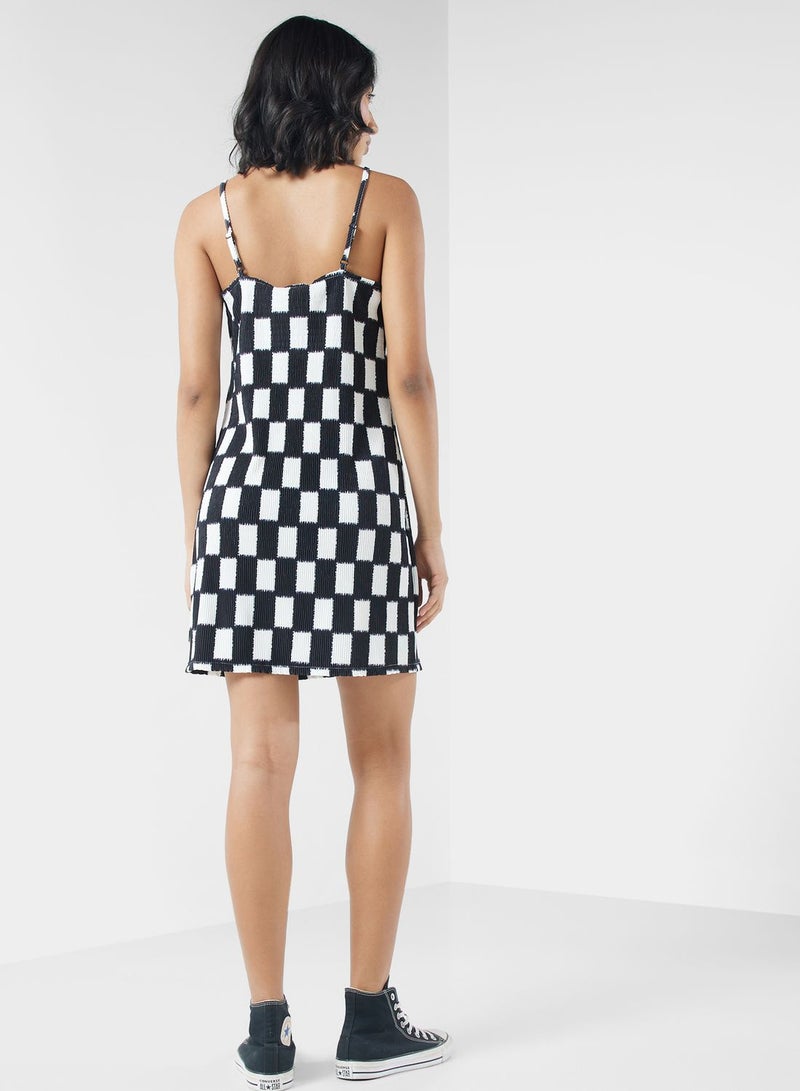 فانز فستان بينتون بحمالات ونقشة مربعات - Image 2