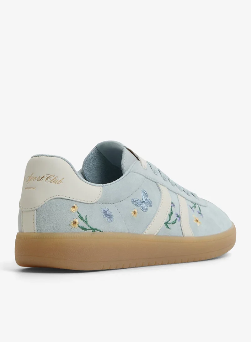 الدو CHICSNEAKER