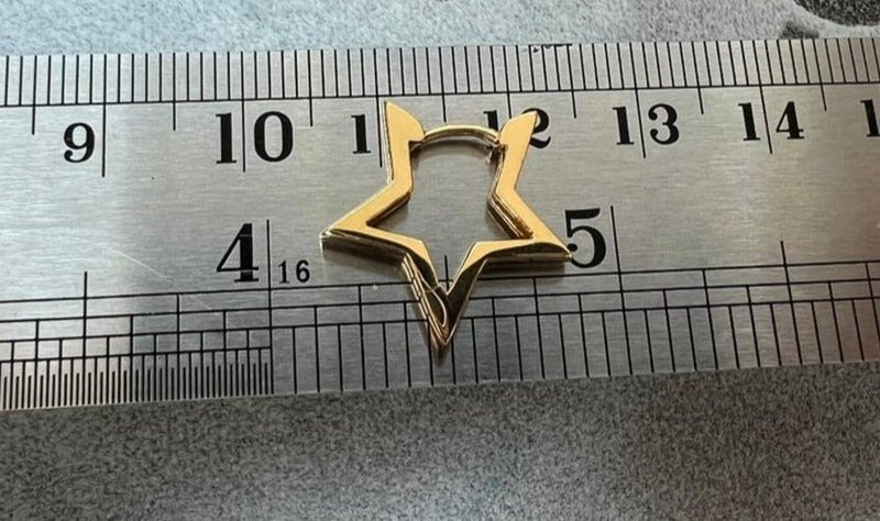 روبي آرت الذهب أقراط نسائية من الذهب الخالص عيار 18 قيراطًا - أنيقة وخفيفة الوزن - 3.76 جرام - Image 4