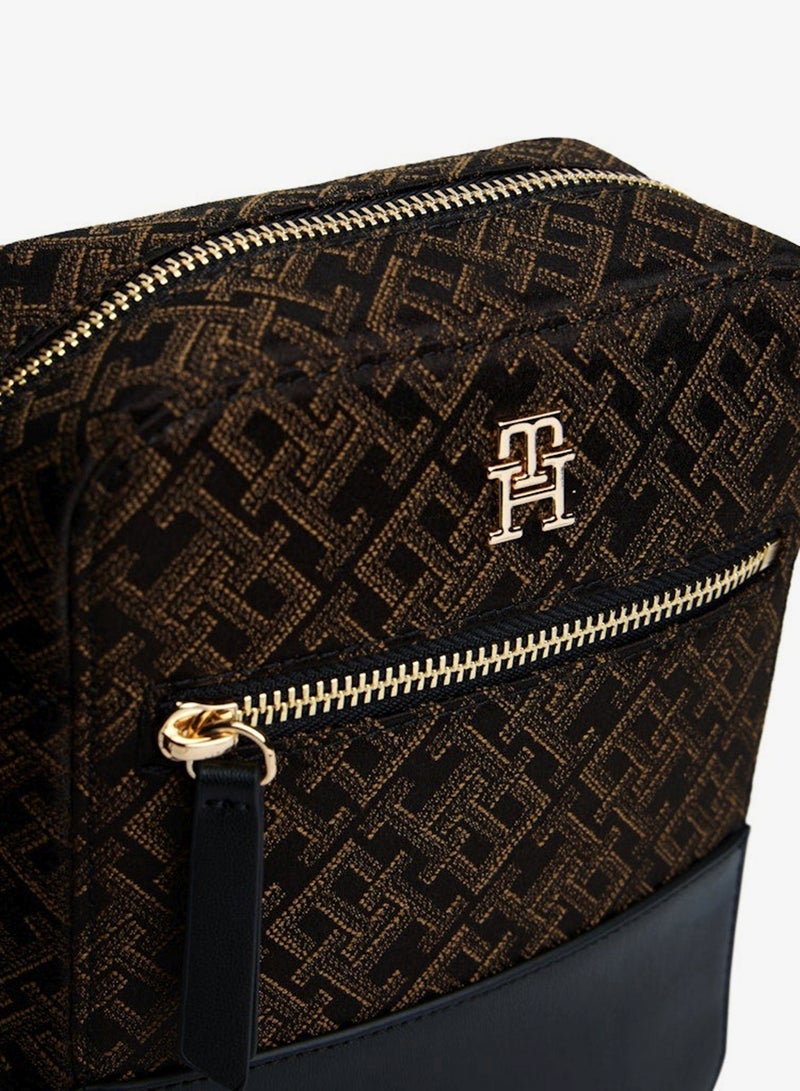 TOMMY HILFIGER Logo Detailed Feminine Crossbody - Image 4