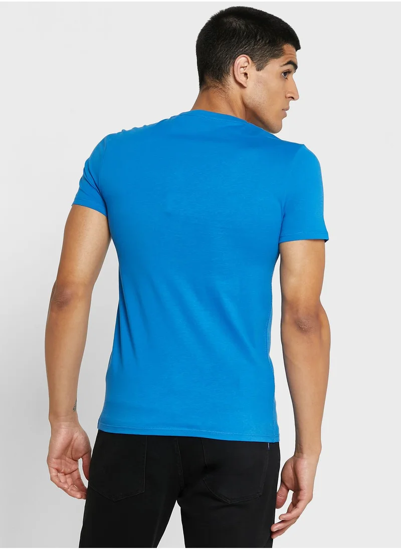 GUESS Logo T-Shirt