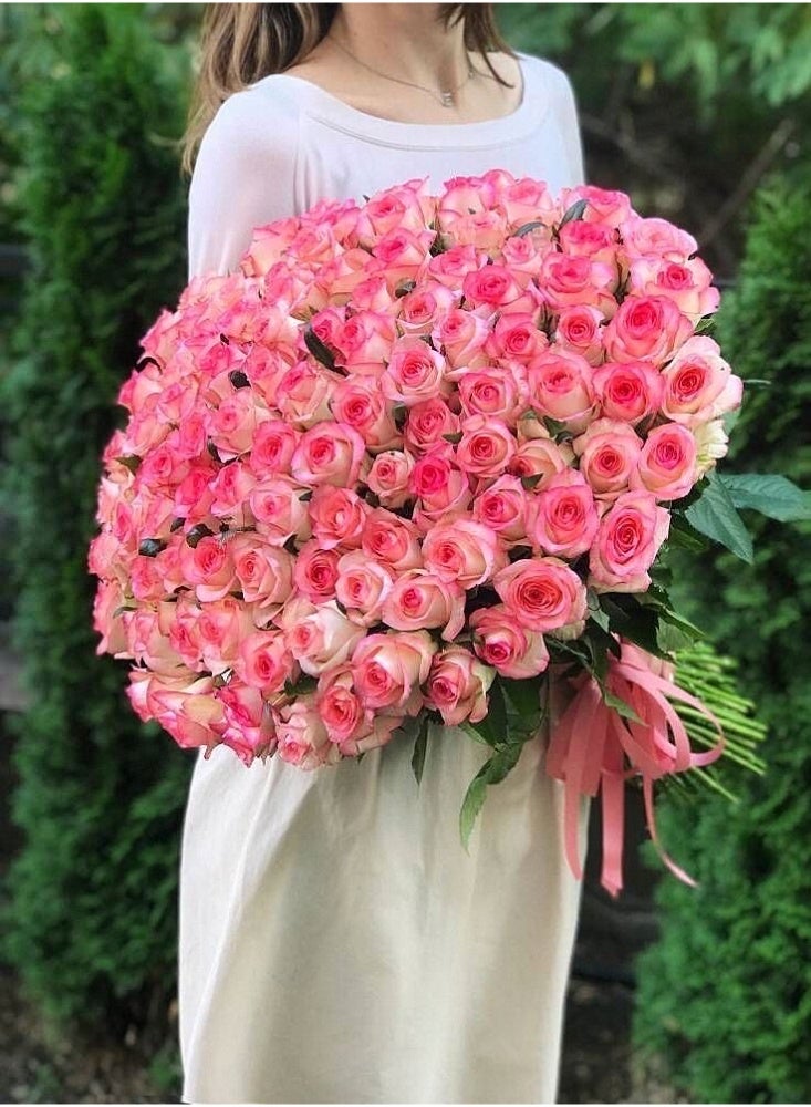 باقة من 50 وردة وردية طازجة