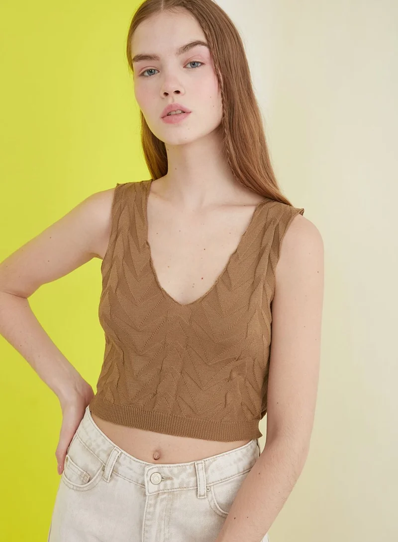 trendyol Knitted V-Neck Crop Top