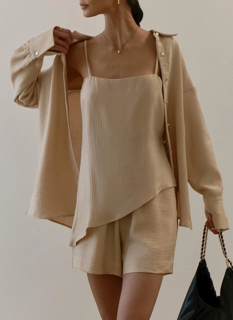 Shorts in textured fabric