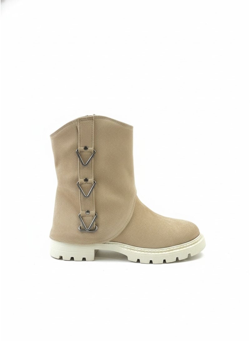 فيبراندا بوت عملي بتصميم عصري يناسب الإطلالات الكاجوال واليومية - Image 2