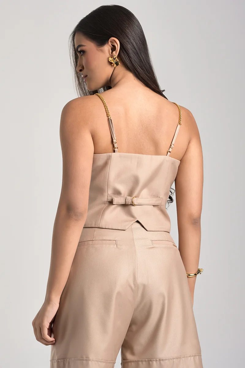 كارمن ستيفنز سترة ضيقة بأشرطة جوز الهند