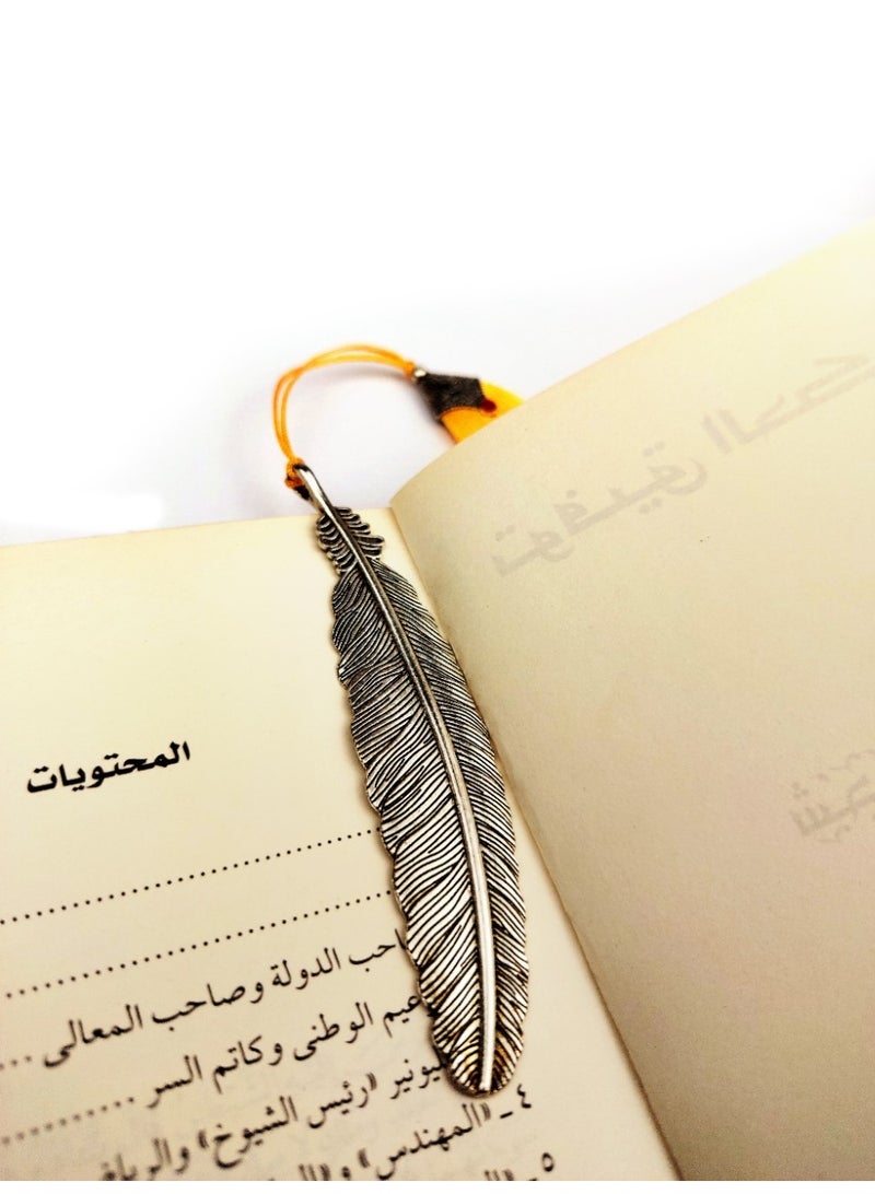 بوك مارك معدني أنيق بلمسة فنية فاخرة، مثالي لعشّاق القراءة والهدايا المميزة. - Image 2